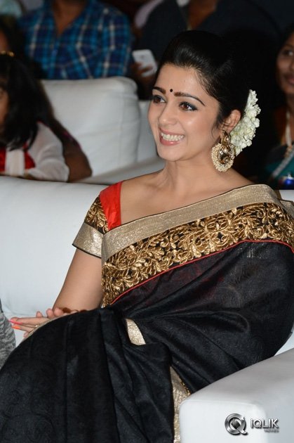 Charmi-at-Jyothi-Lakshmi-Movie-Audio-Launch